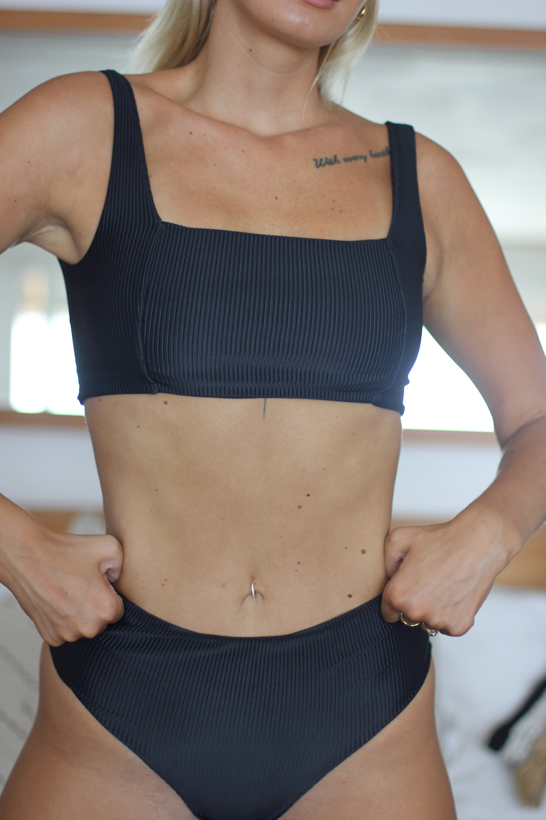 BOTTOM BINGIN TEXTURAS NEGRO